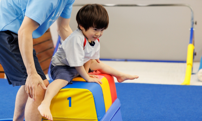 月に2回アクバススポーツクラブからの体育指導